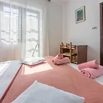 And Ruzica Apartamento
