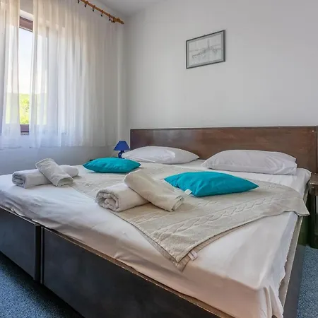 And Ruzica Apartment *