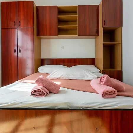 Apartment And Ruzica Crikvenica