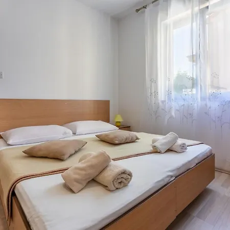 Apartment And Ruzica Crikvenica