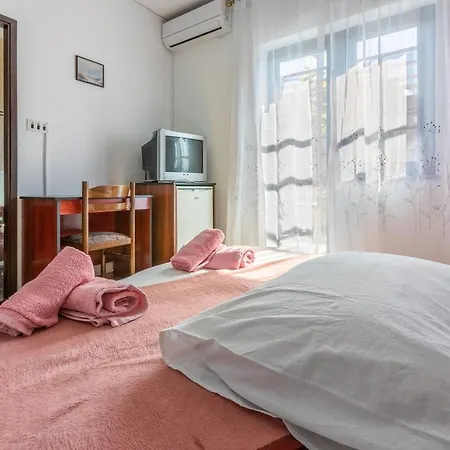 Apartment And Ruzica Crikvenica