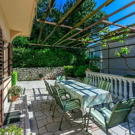 Apartment And Ruzica Crikvenica