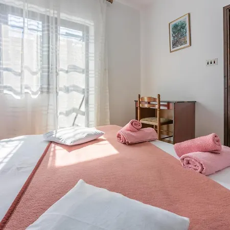 And Ruzica Apartment