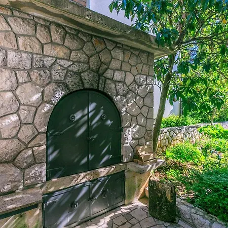 And Ruzica Apartment